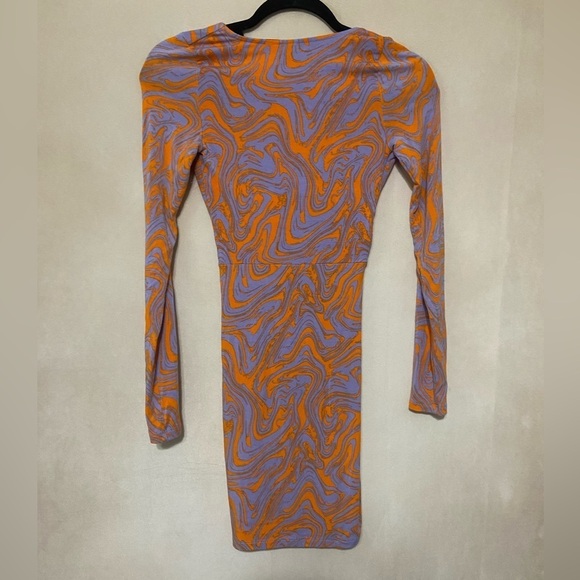 Divided EUC retro 70's swirl abstract bright print twist front long sleeve dress - Picture 3 of 4